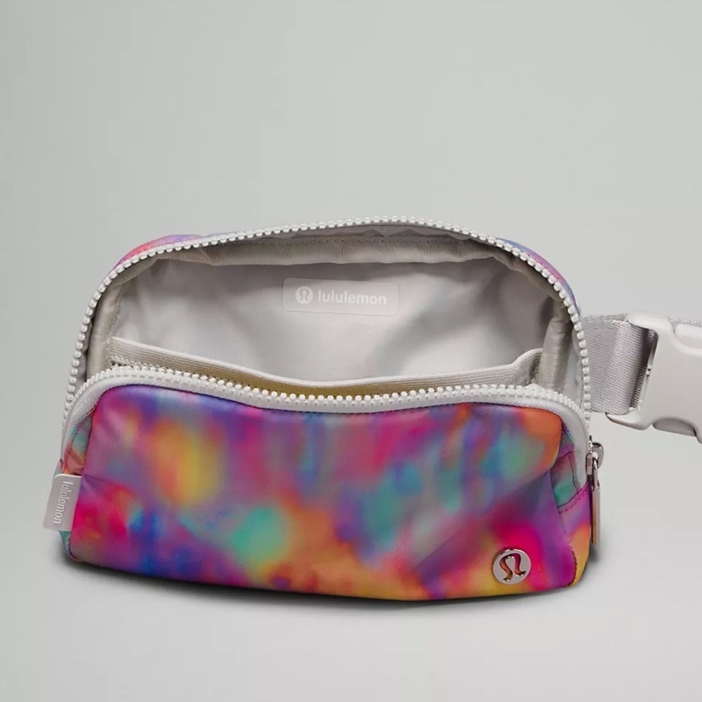 Lululemon Prism Print Multi Everywhere Belt Bag Rainbow EBB Nwt - Picture 4 of 7
